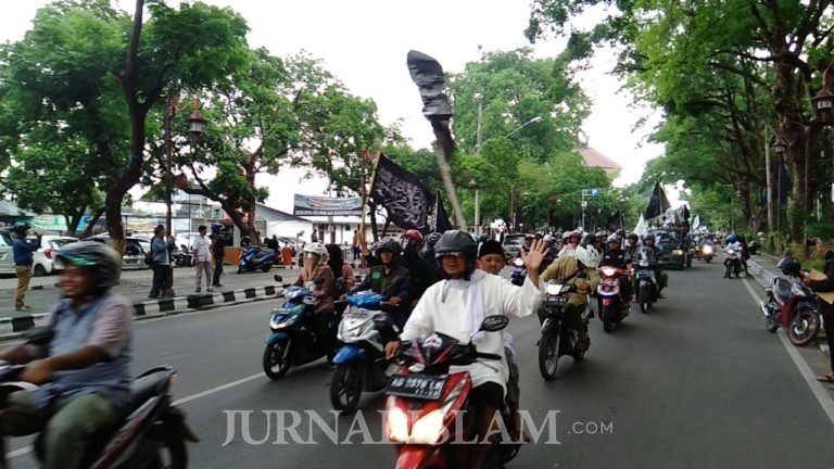 Pawai Bendera Tauhid di Solo Desak Aparat Adili Penista Agama