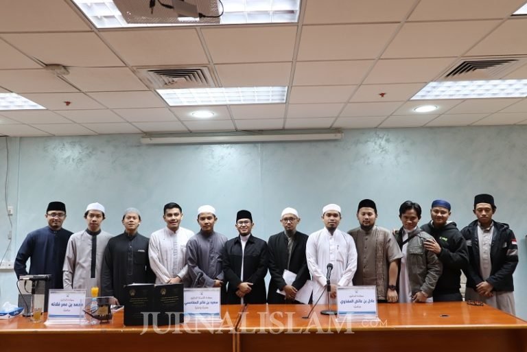 Berpredikat Summa Cumlaude, Hakimuddin Raih Gelar Doktor di Universitas Islam Madinah