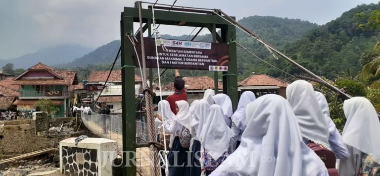 Sinergi Foundation Bangun Jembatan Gantung, 2.400 Orang Rasakan Manfaat