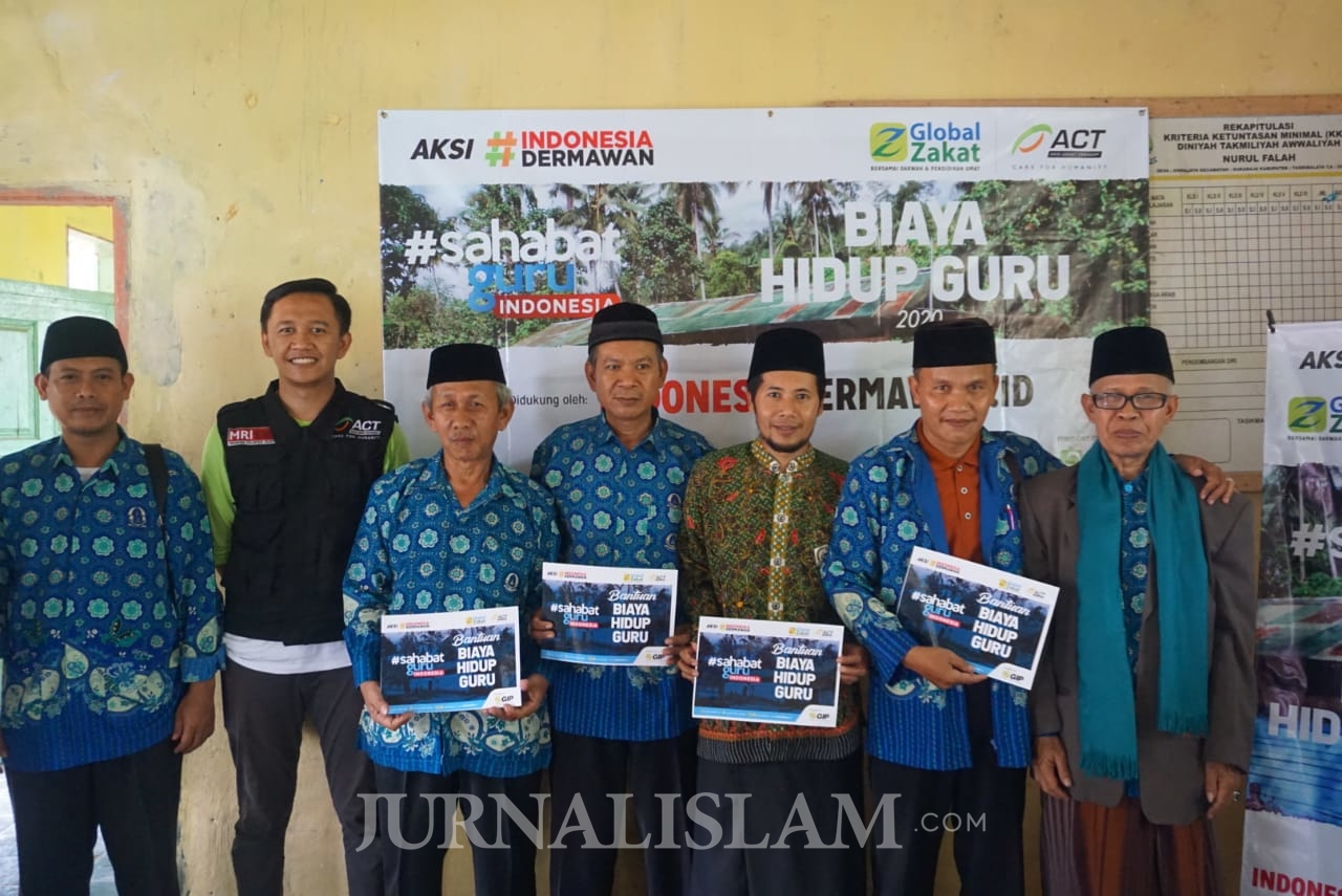 Melalui Program Sahabat Guru Indonesia, ACT Bantu Bea Hidup Guru