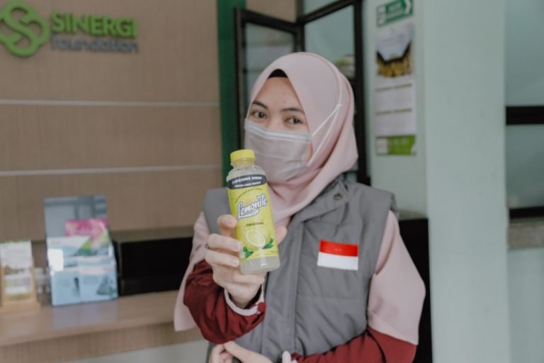 Sinergi Foundation Bagikan Ribuan Minuman Lemon untuk Tingkatkan Imun Tenaga Medis