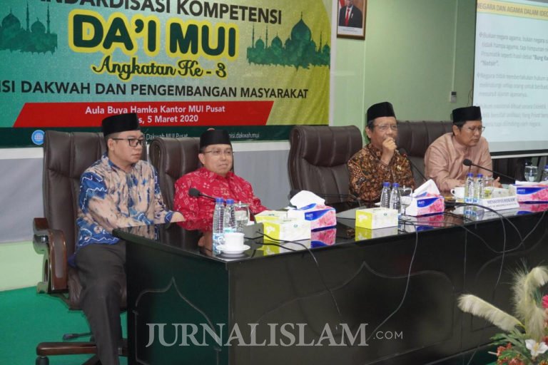 Mahfud: Di Arab, Tokoh Agama Serukan Agar Ibadah di Rumah Dulu