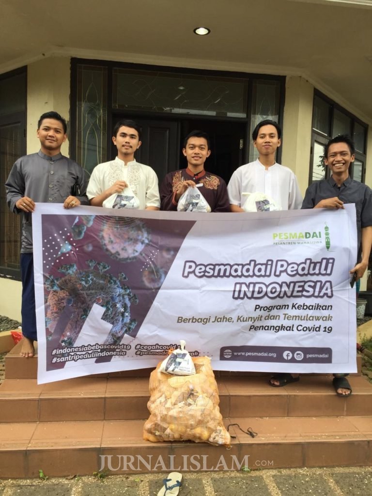 Cegah Corona, Mahasiswa Pesmadai Gelar Aksi Bagi-bagi Rempah ke Masyarakat