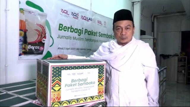 AQL Islamic Center Bagikan 100 Paket Sembako untuk Jurnalis