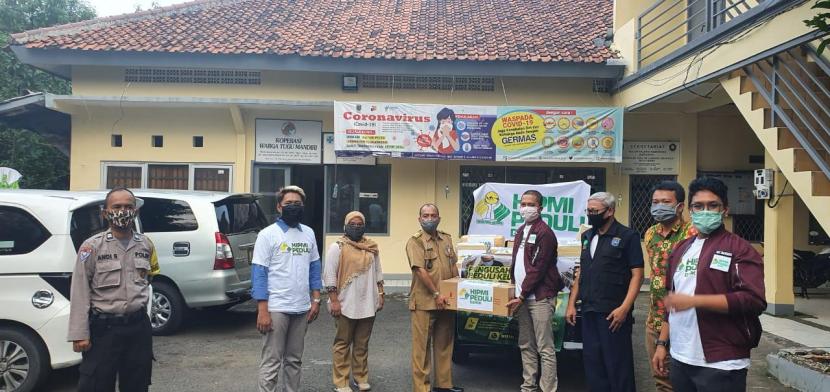 Pengusaha Depok Pasok Kebutuhan Keluarga PDP Selama Isolasi