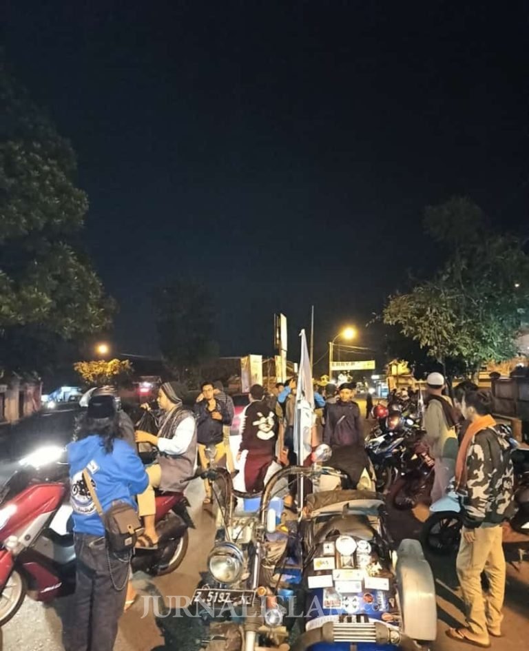 Bikers Subuhan Singaparna Berbagi Sahur dengan Tukang Ojek