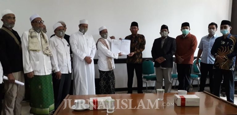 Datangi DPRD, FUIB Pasuruan Desak RUU HIP Dicabut