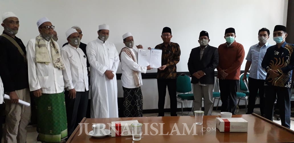 Datangi DPRD, FUIB Pasuruan Desak RUU HIP Dicabut