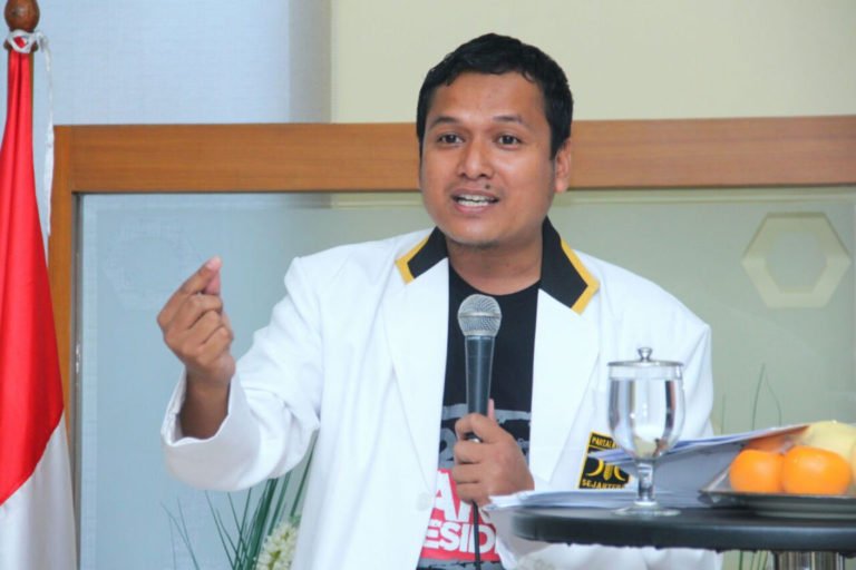 PKS: Rakyat Butuh Solusi Pemerintah, Bukan Keluhan Jokowi