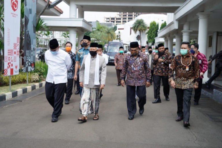 Wapres dan Menag Bahas Regulasi Sertifikasi Halal