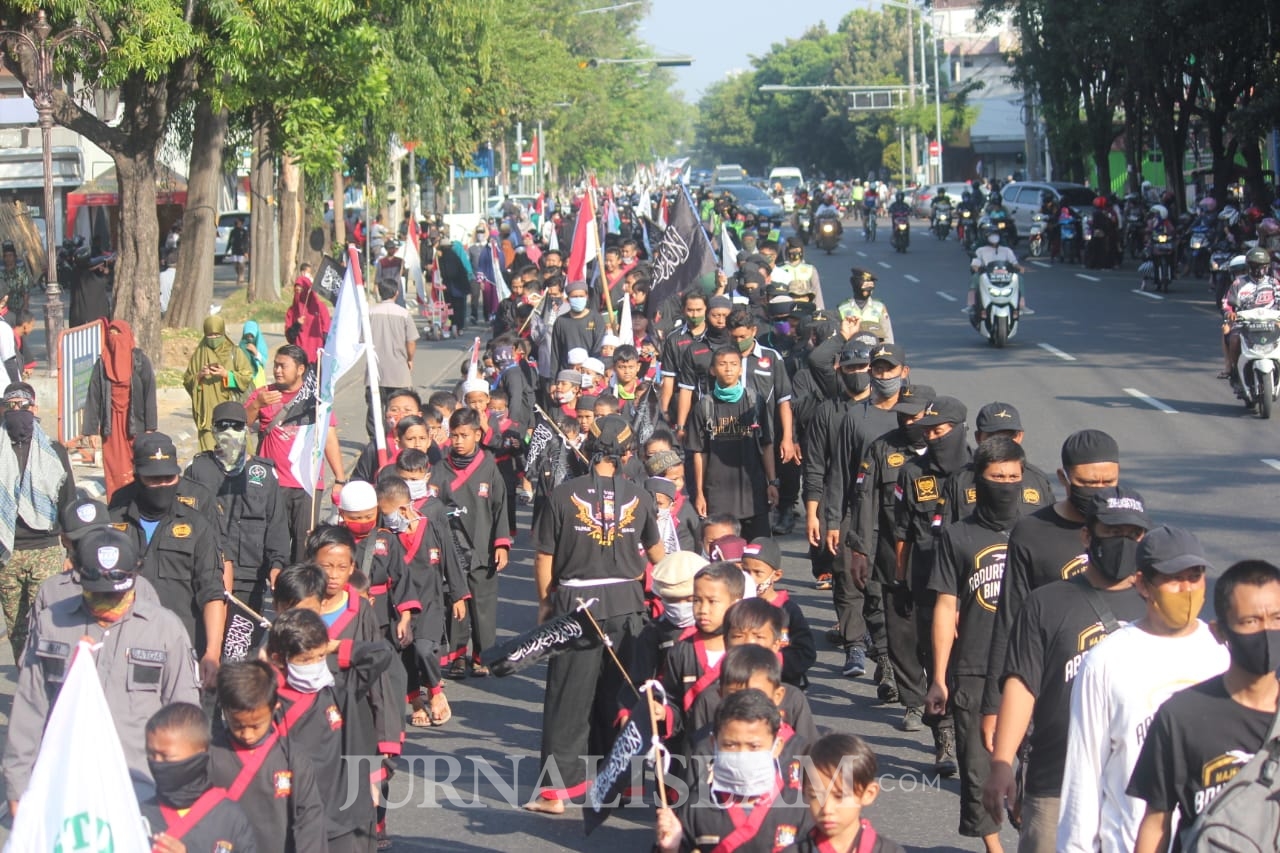 [FOTO] Silaturahim Muharram Ribuan Warga Solo Bersama Ulama dan Tokoh