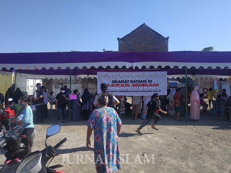 Peringati Tahun Baru Hijriyah dan HUT RI, Forum Umat Semarang Gelar Bazar Murah