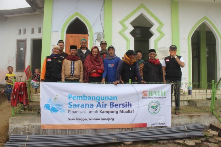 BMH Lakukan Pipanisasi untuk Mualaf Suku Tengger Jatim