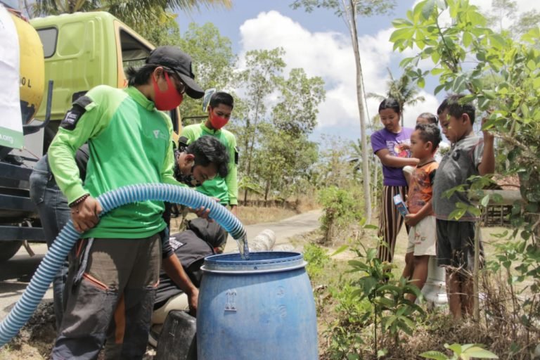 Relawan DD Jatim Distribusikan 30.000 Liter Air Bersih di Dua Desa Pacitan