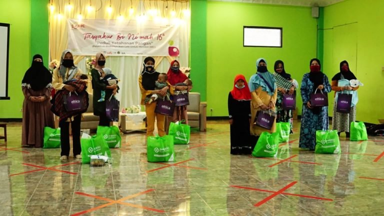Klinik Bersalin RBC Berikan Pelatihan Budidaya Lele untuk Keluarga Dhuafa