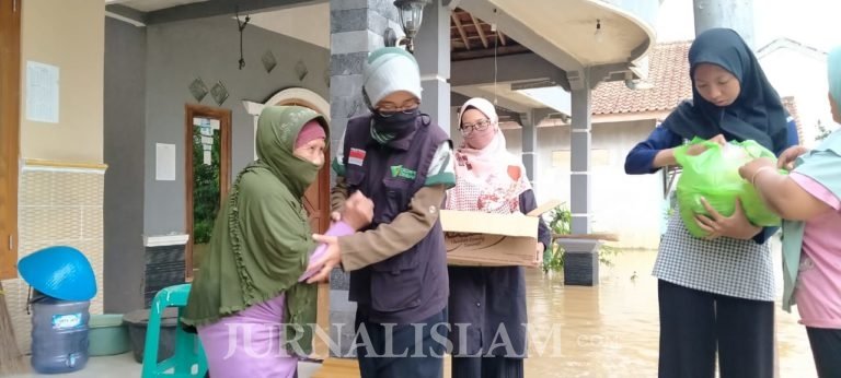 Dompet Dhuafa Purwokerto Sisir Korban Banjir Kebumen dan Cilacap