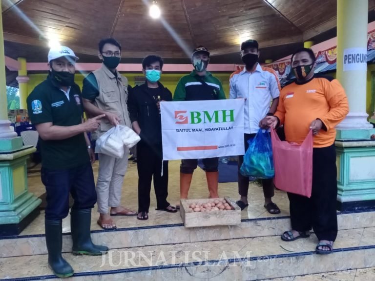 Laznas BMH Salurkan Bantuan untuk Korban Erupsi Gunung Semeru