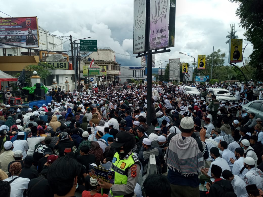 Serentak Solidaritas Laskar FPI, Giliran Ribuan Warga Sukabumi Geruduk Mapolres