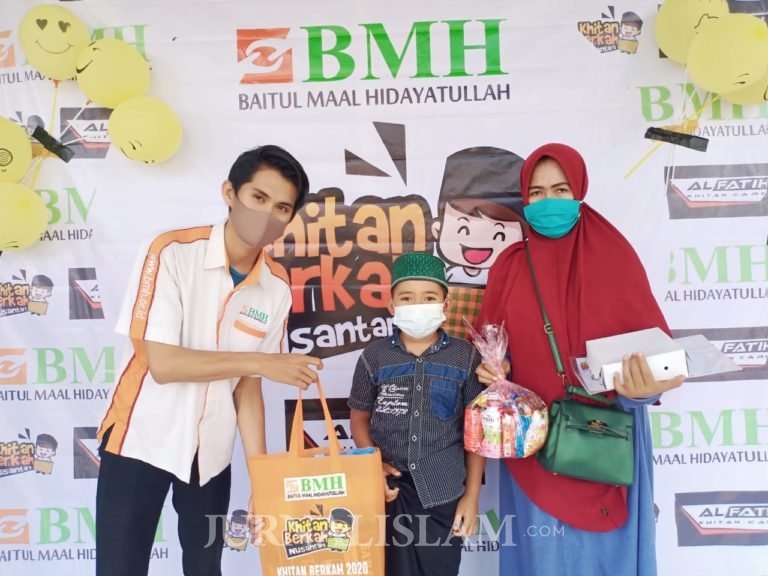 Laznas BMH Gelar Khitanan Masal Gratis