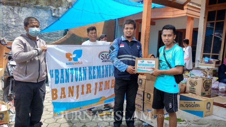 Relawan Solopeduli Distribusikan Logistik untuk Korban Banjir di Jember
