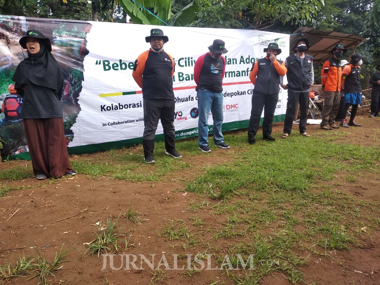 Pasca Banjir Jakarta, DD Bersama Padepokan Ciliwung Condet Gelar Aksi Bersih Sungai Ciliwung