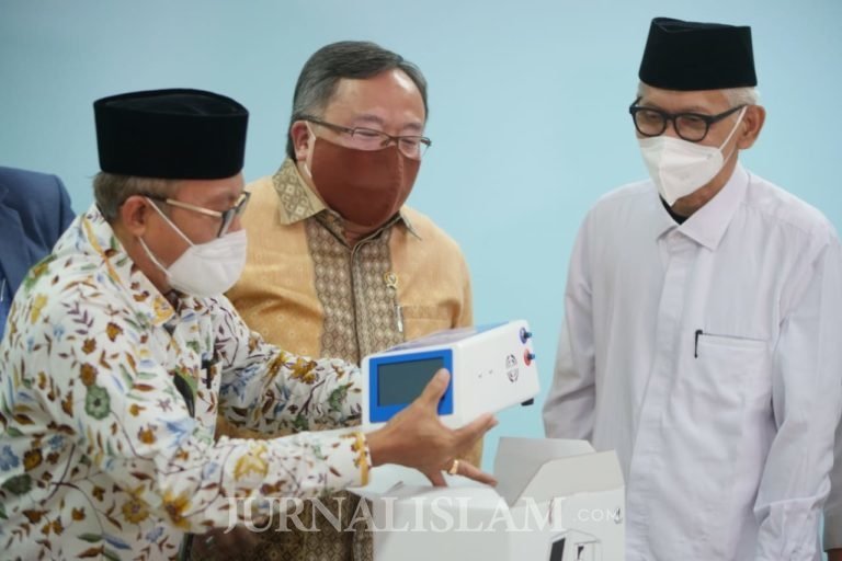 Di Vaksinasi Kedua, Menristek/BRIN Serahkan Genose ke MUI