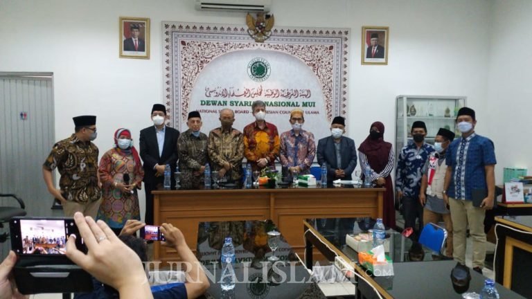 Polisi Diminta Menindak Pemfitnah Ustaz Adi Hidayat