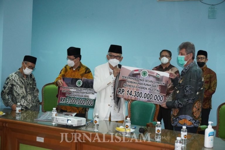MUI Serahkan Donasi Rp22 Miliar dari Rakyat Indonesia untuk Palestina