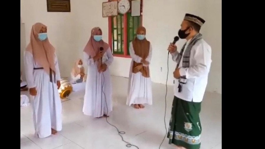 Penyuluh Agama Aceh Sosialisasi Prokes dengan Rebana