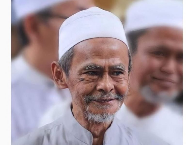 Innalillahi, Pengasuh Ponpes Sidogiri KH Nawawi Meninggal Dunia