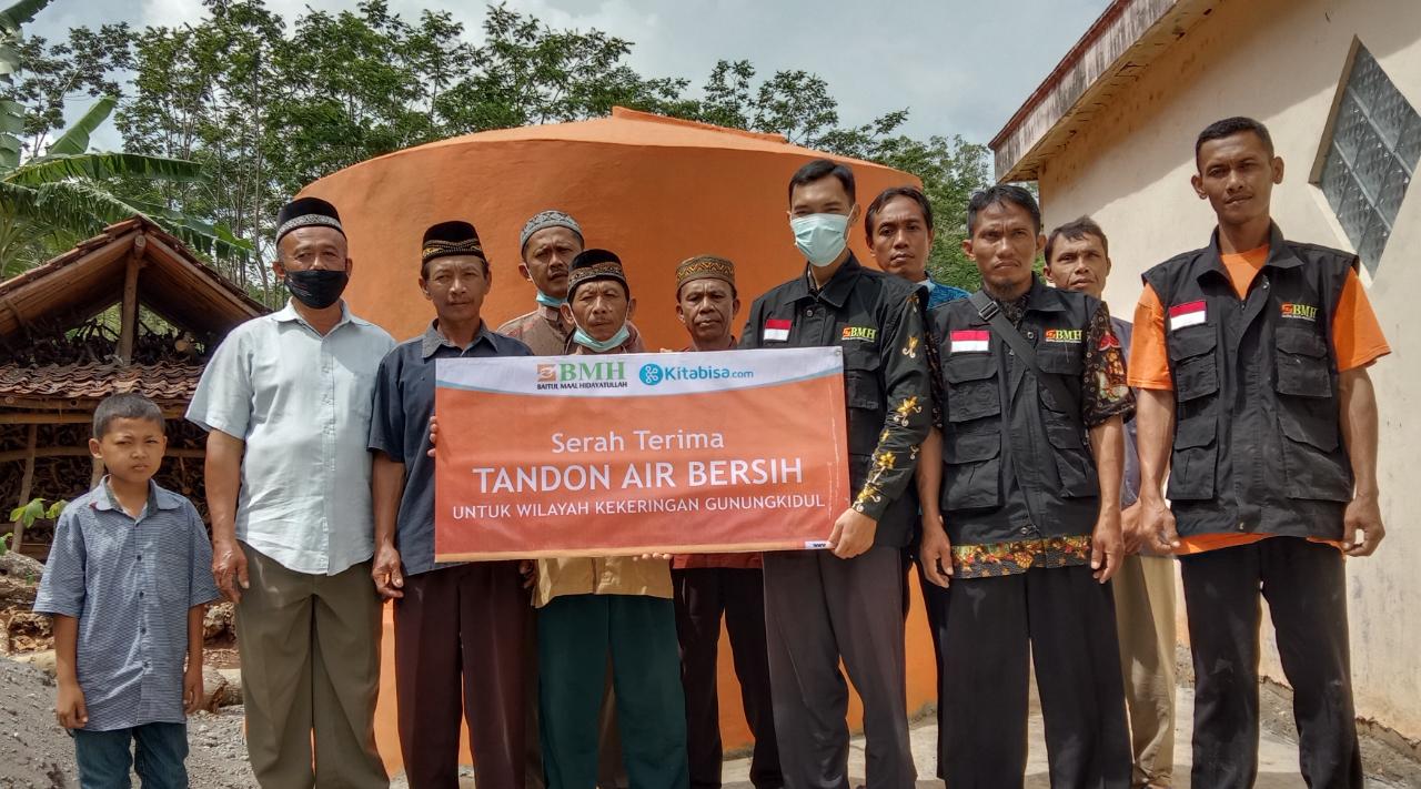 BMH Yogyakarta Salurkan Bak Penampungan Air Bersih di Gunungkidul