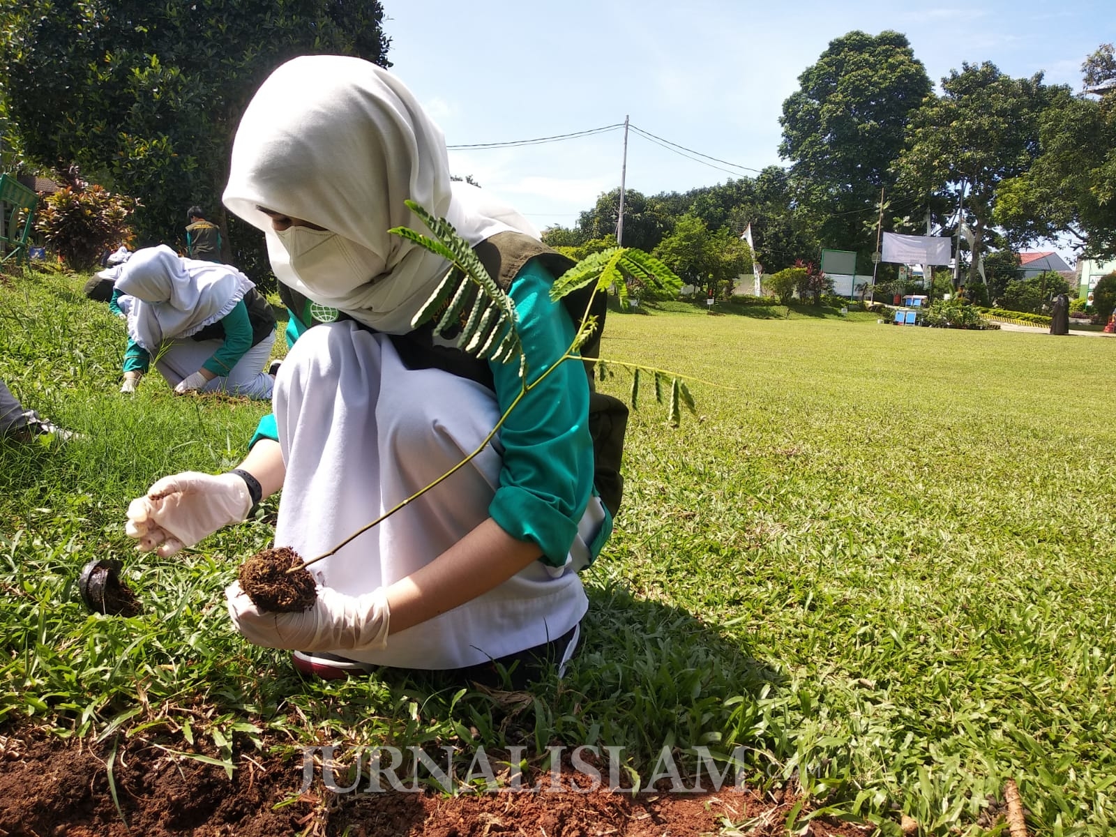 SMP Islam Al Syukro Giat Menanam 1.000 Pohon, Jaga Paru-paru Kota Tangerang