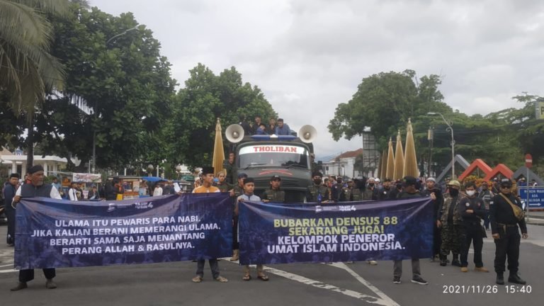 Ulama Ditangkap Densus hingga Permendikbud PPKS, Almumtaz: Kezaliman Dipertontonkan