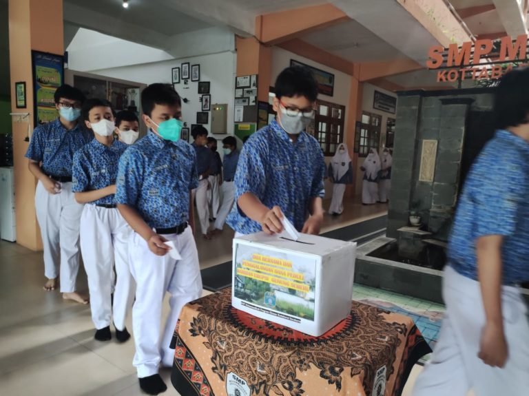 Dari Para Pelajar SMP Muhamamdiyah untuk Korban Semeru