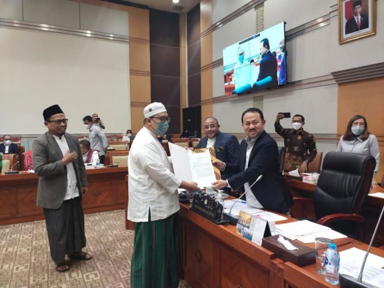 Gus Wafi Maimun Zubair Pimpin Ulama Aswaja Bertemu DPR Tolak HRS Didiskriminasi