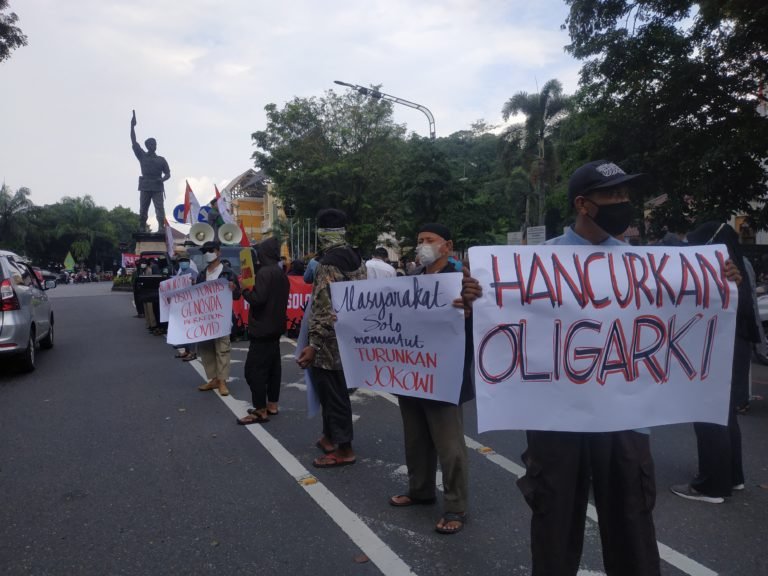 Dinilai Gagal Kelola Bangsa, Pemuda Soloraya Desak Jokowi Mundur