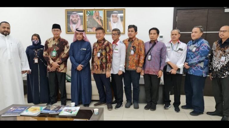 Pemerintah Bahas Kebijakan Umrah Bersama Kementerian Haji Saudi
