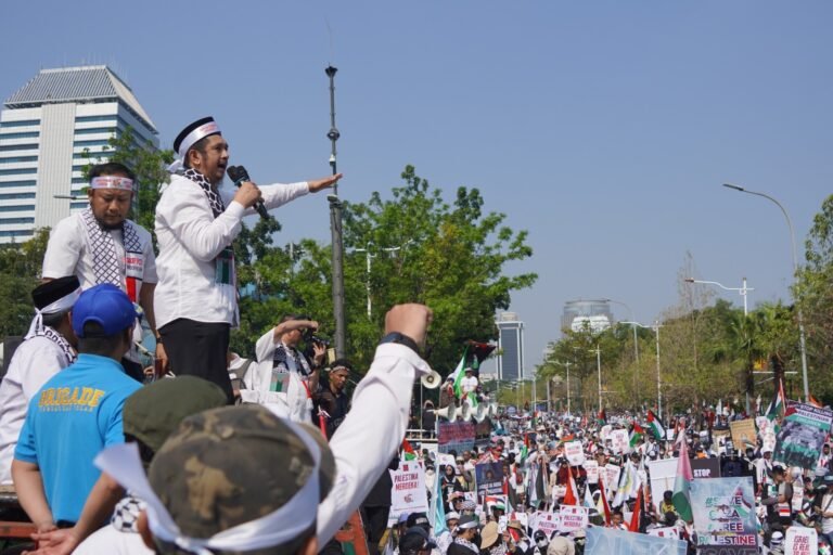 Lawan Pembantaian di Palestina, 1 Juta Massa Bela Palestina Padati Gedung Kedubes AS Jakarta