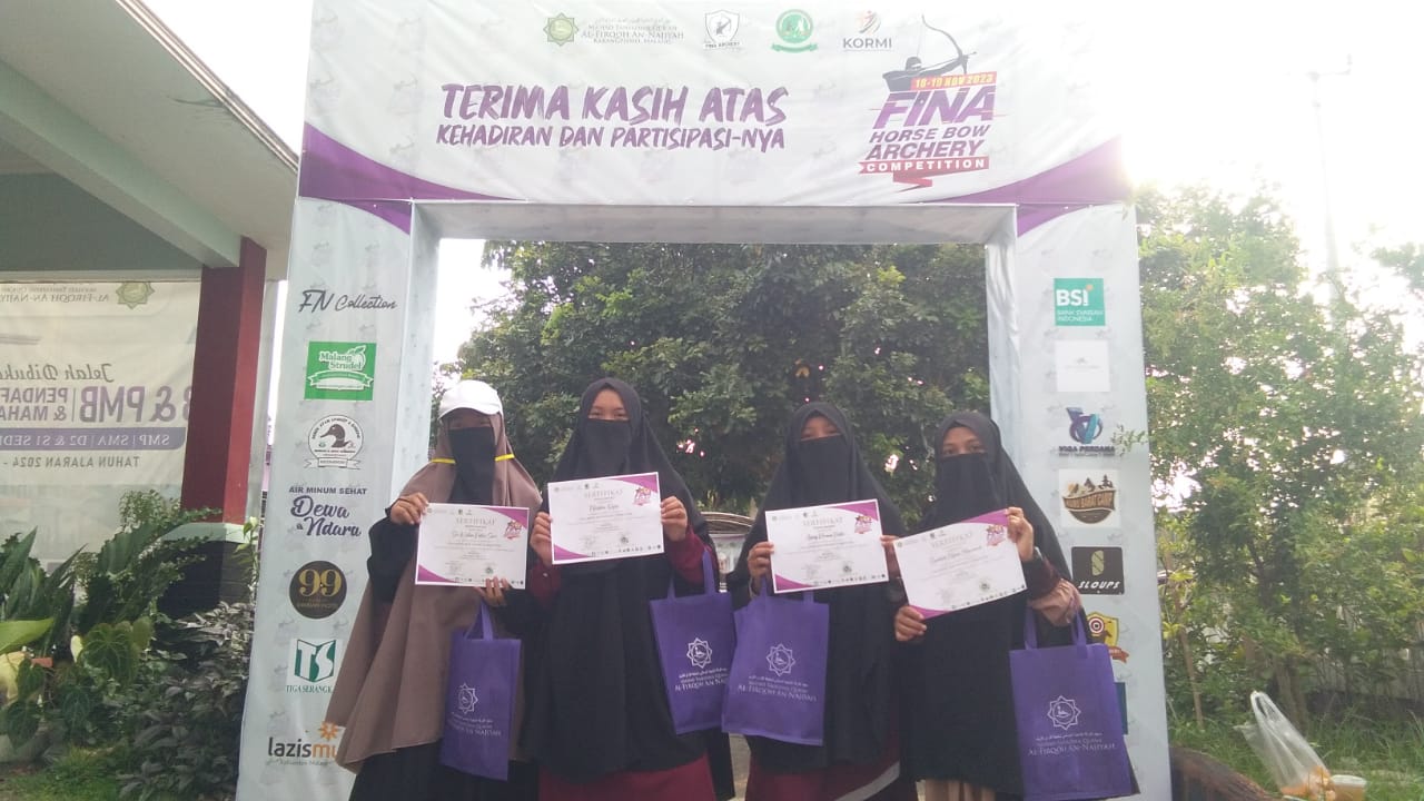 Semangat dan Keterbatasan, Kisah Inspiratif Santriwati PPTQ Al Himmah di Kompetisi Panahan Malang Raya