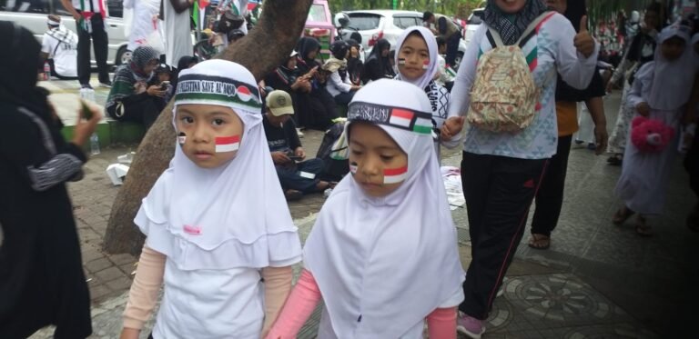 Aksi Solidaritas Bela Palestina Cilegon: Mendidik Anak Mencintai Palestina Negeri yang diberkahi