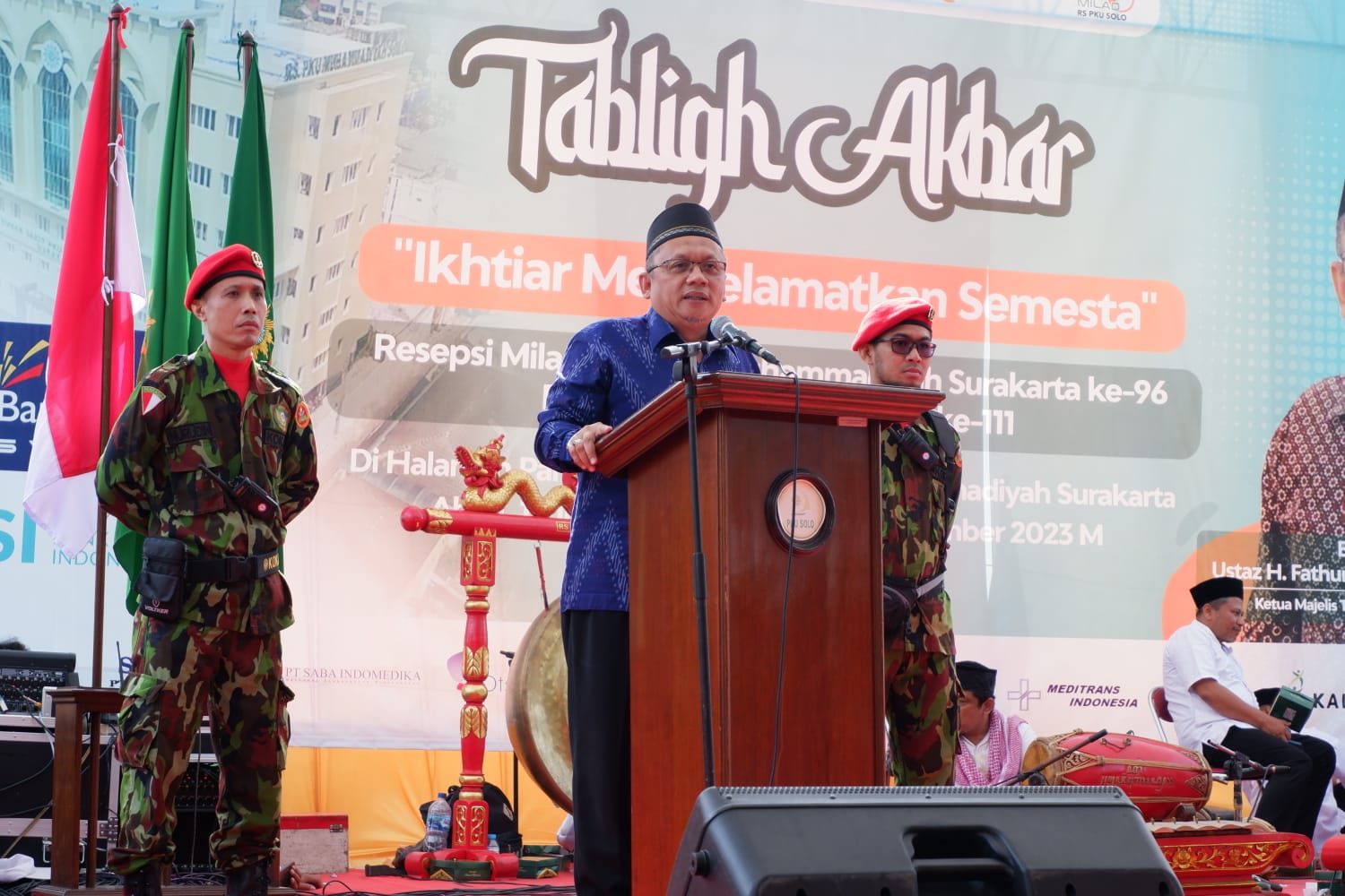 Ribuan Warga Muhammadiyah Hadiri Tabligh Akbar Milad Muhammadiyah ke-111 dan Resepsi Milad PKU Muhammadiyah Solo ke-96