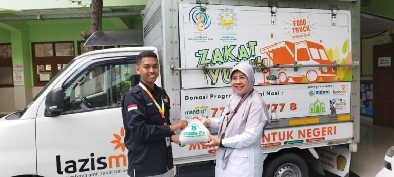 SD Muhammadiyah 1 Solo Salurkan 1839 Kg Beras di Lazismu