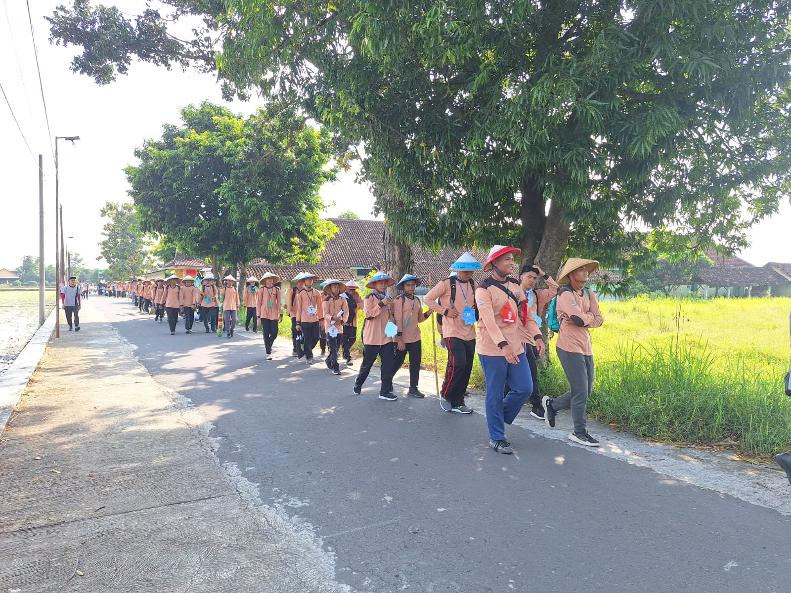 Hardiknas, Pengembara EKSPRADA VIII SMA IT Nur Hidayah Berjalan Kaki 30km