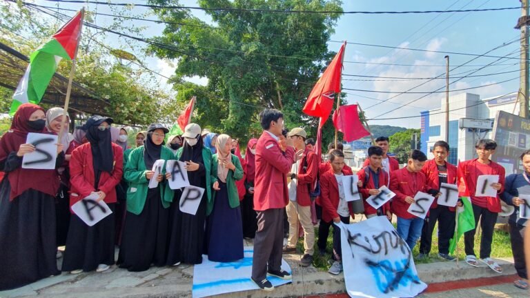 Kecam Kebiadaban Zionis Israel, STIT Muhammadiyah Banjar Gelar Aksi Damai Bela Palestina