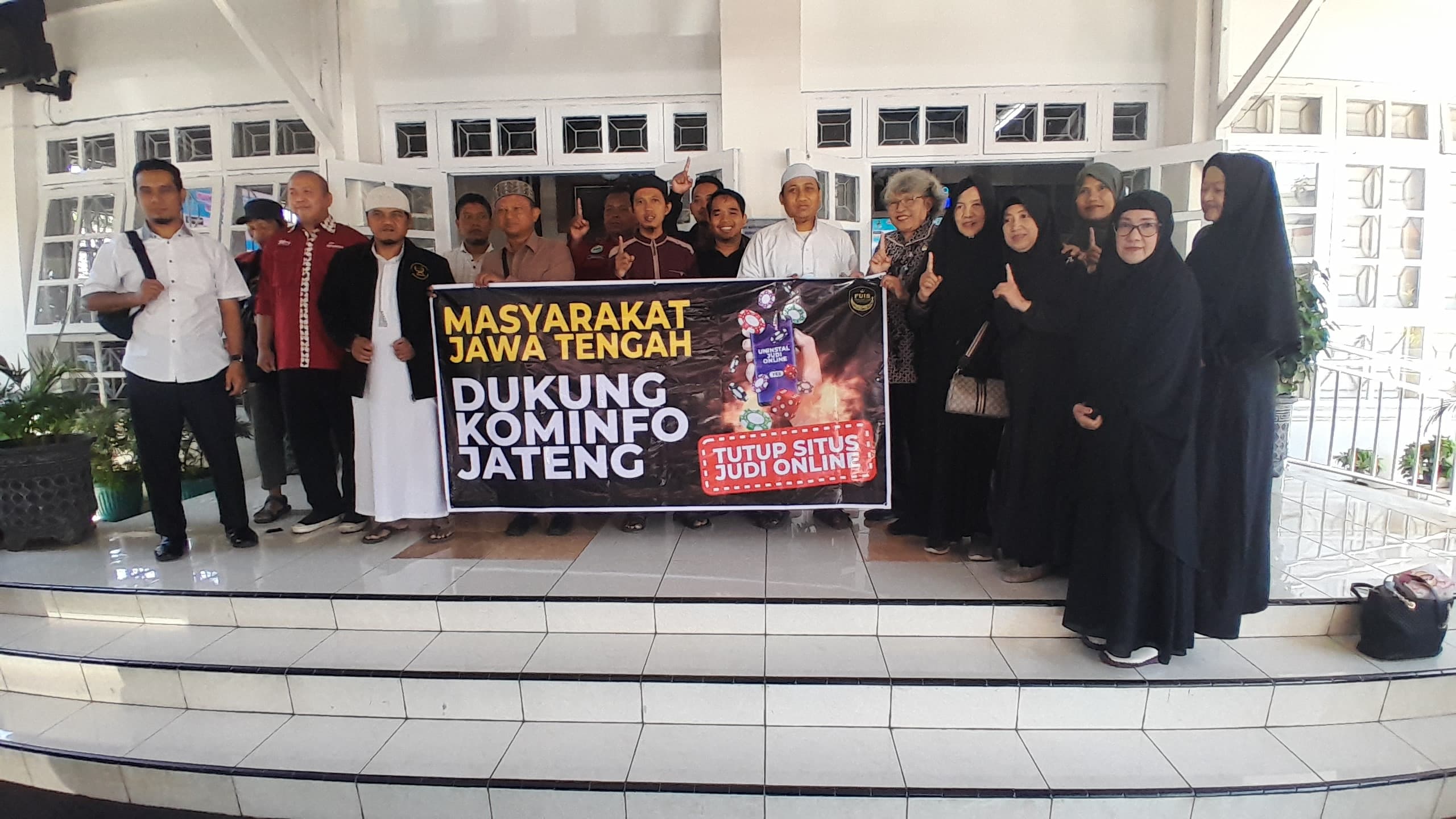 Bersama Elemen Muslim, FUIS Desak Kominfo Jateng Blokir Situs Judi Online