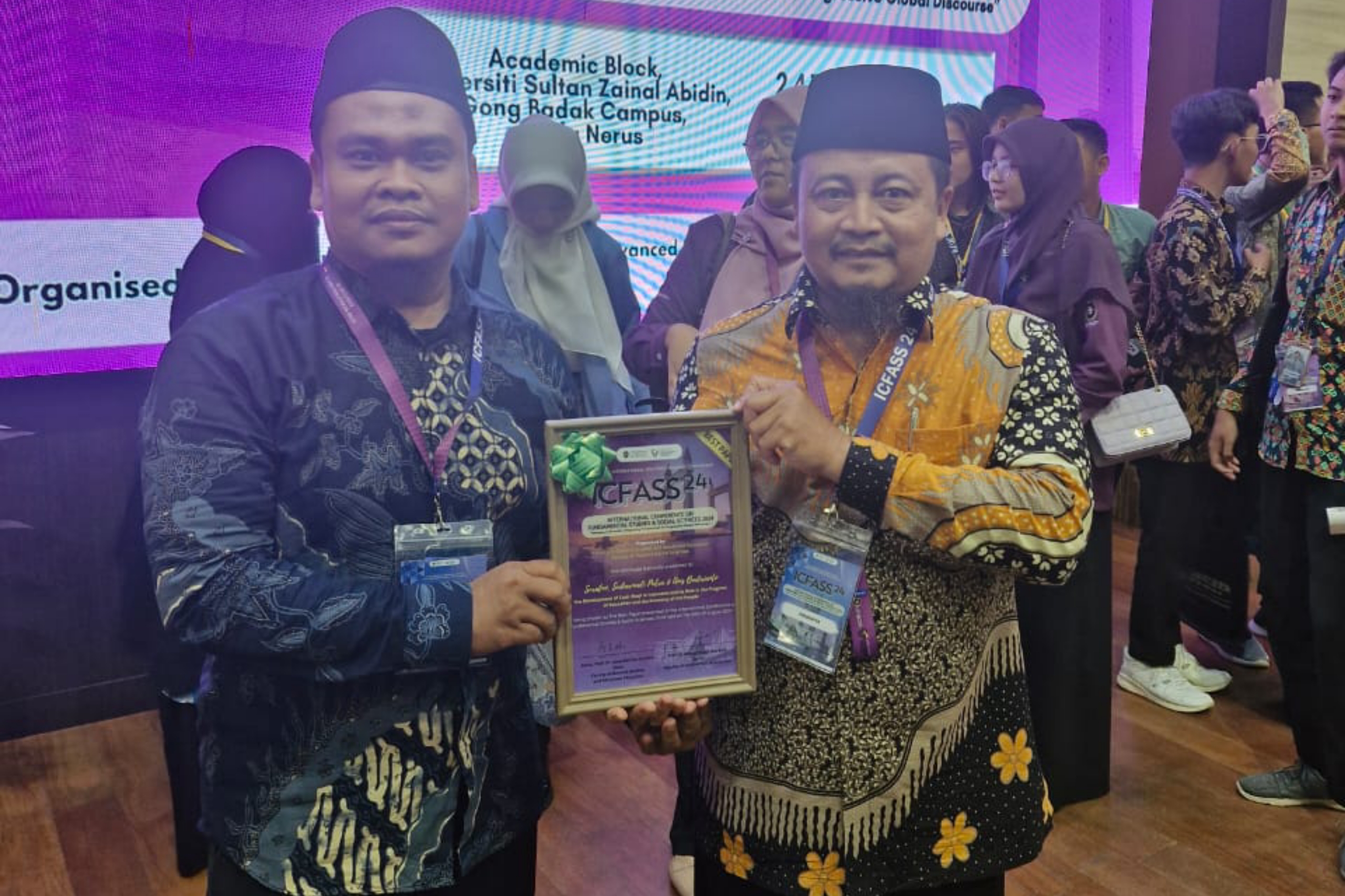 3 Dosen STIM Surakarta Berhasil Jadi Presenter dan Paper Terbaik pada Konferensi Internasional Terengganu Malaysia