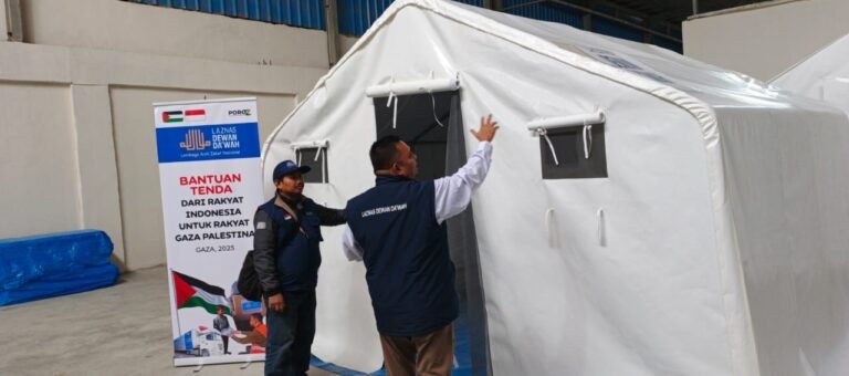 Bantu Warga Gaza Hadapi Musim Dingin, Laznas Dewan Dakwah Bantu Tenda Darurat