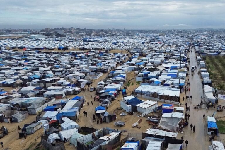 UNRWA: Setengah Juta Warga Palestina Mengungsi dalam Sebulan Terakhir di Gaza