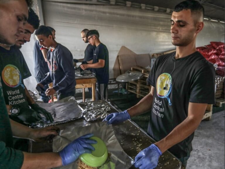 Persediaan Bantuan Menipis, Dapur Umum World Central Kitchen Hentikan Operasi di Gaza