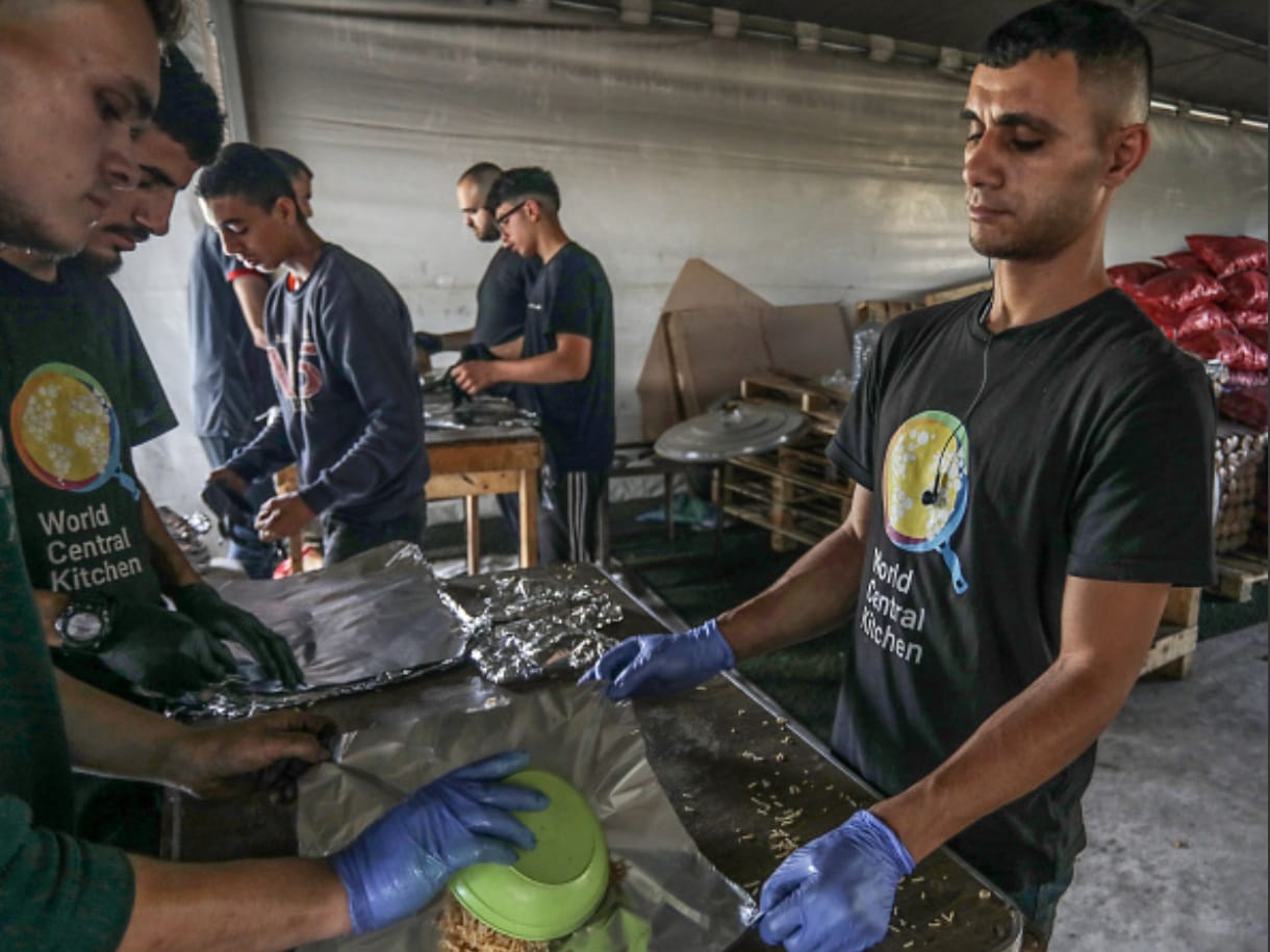 Persediaan Bantuan Menipis, Dapur Umum World Central Kitchen Hentikan Operasi di Gaza
